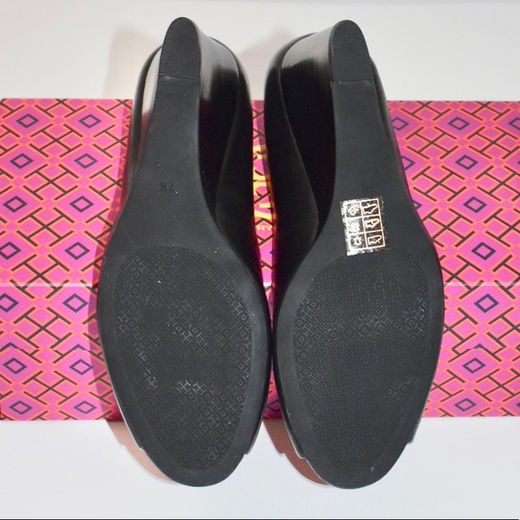 TORY BURCH BENTON 2 85MM PEEP TOE WEDGE - Picture 7 of 10